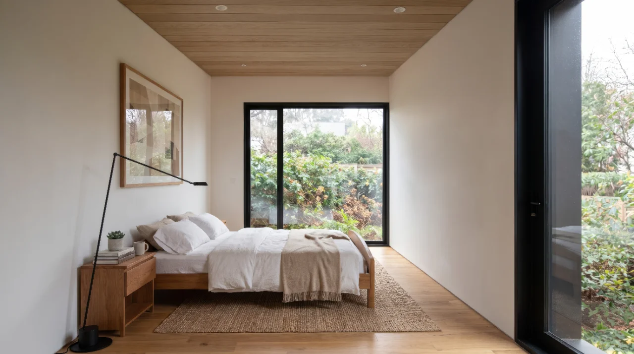 Soldanella Bungalow bedroom, white/timber ceiling